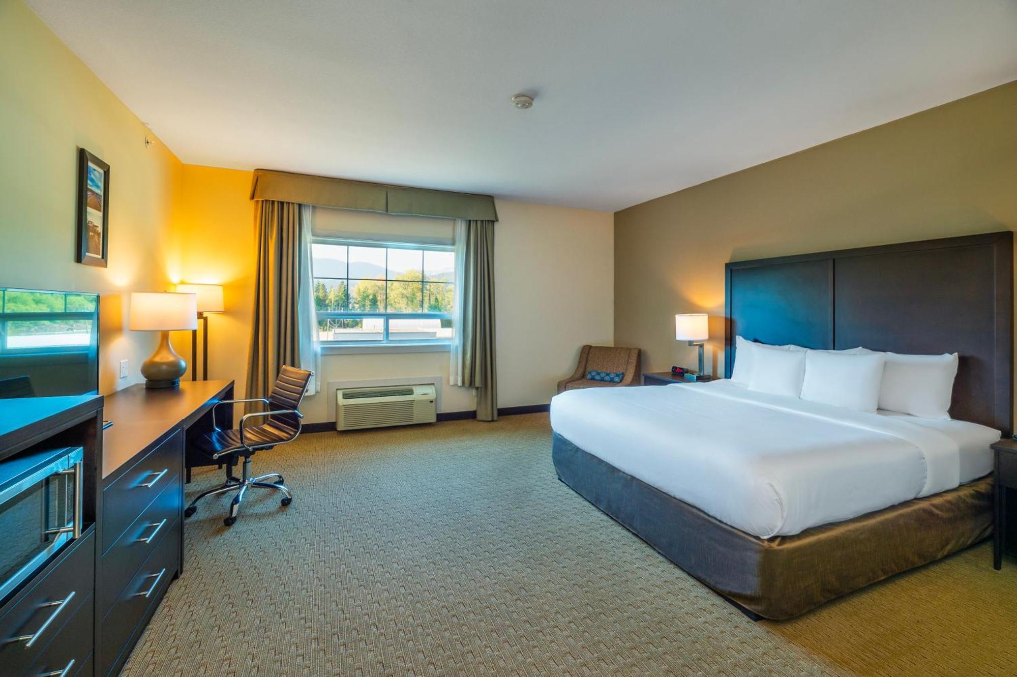 Hotel Comfort & 4*